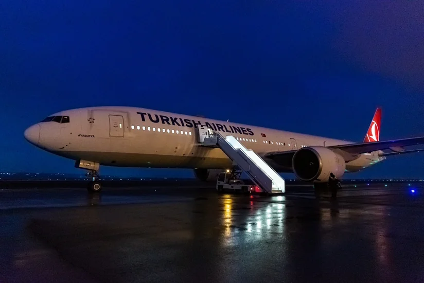 İstanbul-Tokio reysini həyata keçirən təyyarə Bakı aeroportunda məcburi eniş edib