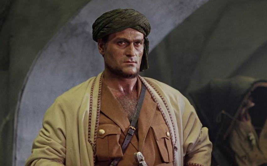 Actor starring in White Sun of the Desert taken to hospital with pneumonia