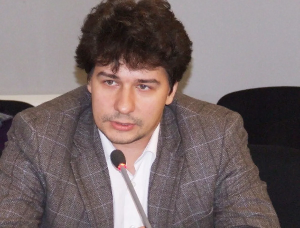 Rusiyalı politoloq: Serj Sarqsyanın gedişi heç nəyi həll etməyib - ŞƏRH