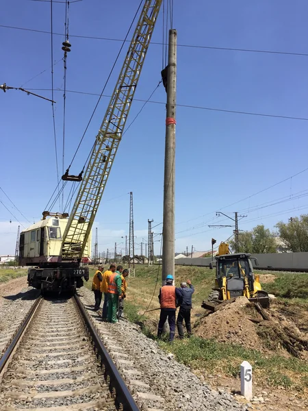 Bakıətrafı dəmir yolu xəttinin elektrik təchizatı sistemi əsaslı təmir olunur