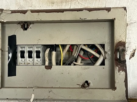 В Сабирабаде приостановлена деятельность автозаправочной станции