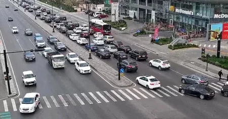 Bakının bir sıra yollarında tıxac yaranıb