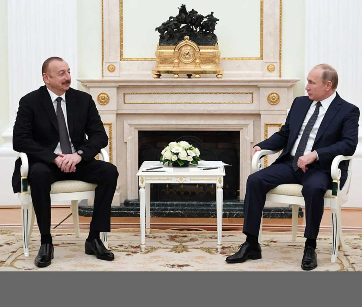 Azərbaycan Prezidenti Vladimir Putinlə bölgədəki vəziyyəti müzakirə edib