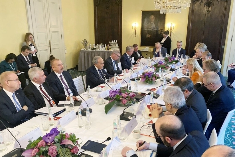 Prezident Münhendə dəyirmi masada iştirak edib - YENİLƏNİB