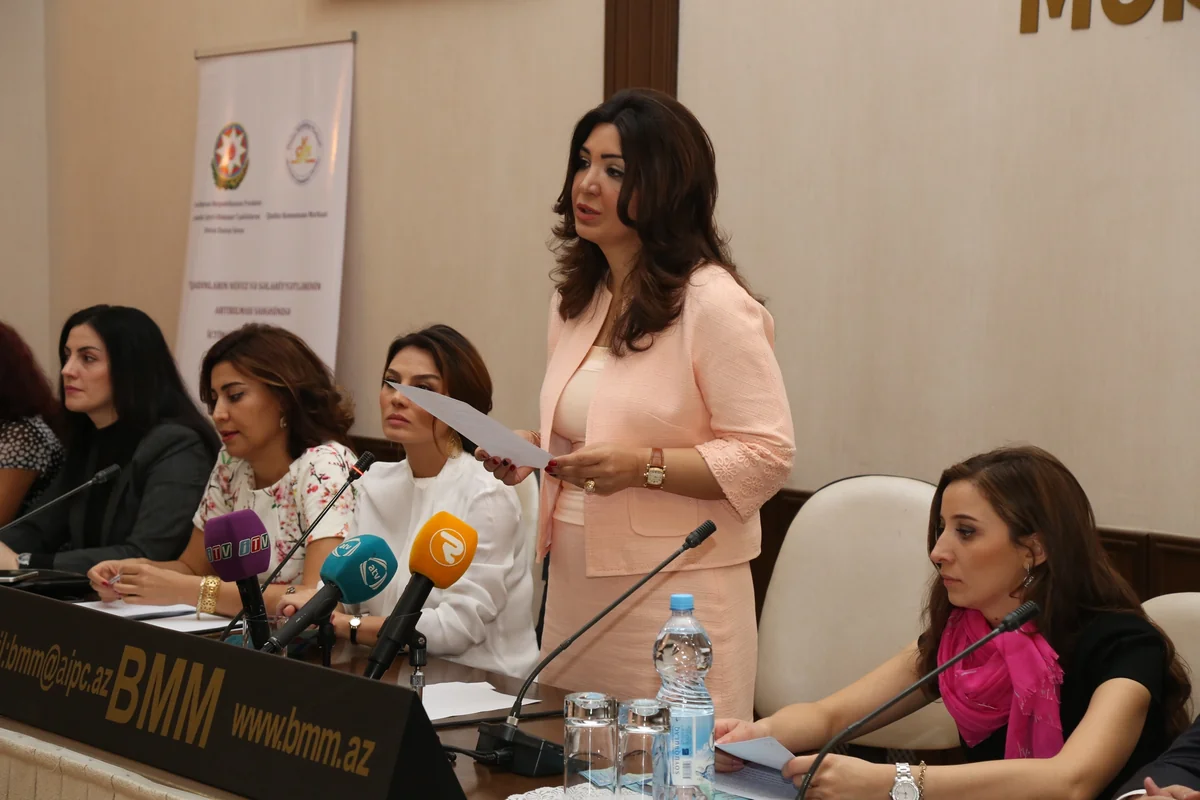​“Azərbaycanda qadın sahibkarlar” mövzusunda dinləmələr keçirilib