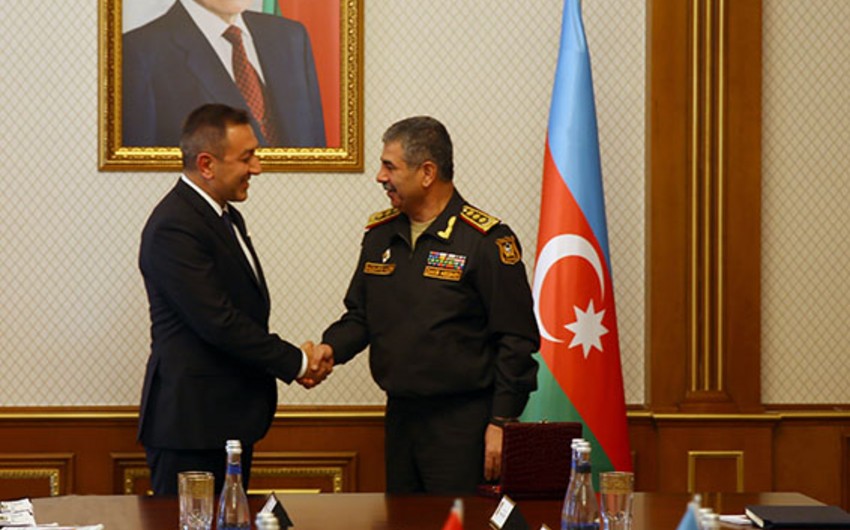 Zakir Həsənov Türkiyə müdafiə nazirinin müavinini təltif edib