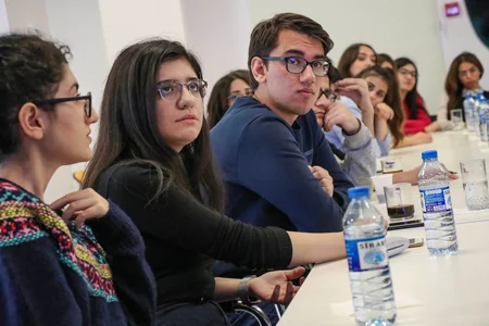 ABŞ səfirliyinin əməkdaşı UNEC Business Conversation Club layihəsinin qonağı olub