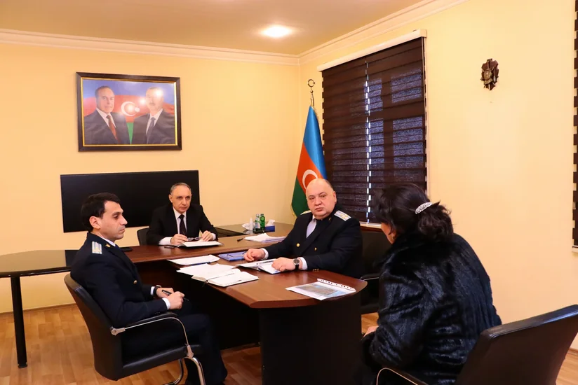 Baş prokuror Bakının Xəzər rayonunda vətəndaşları qəbul edib