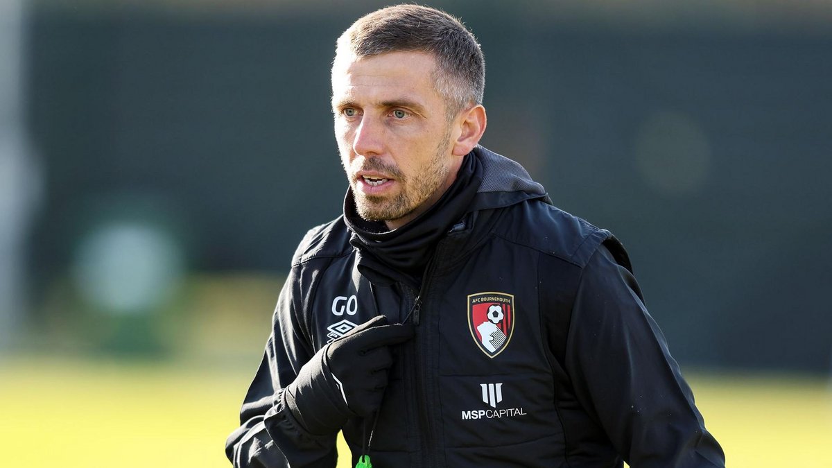 İngiltərə klubu baş məşqçisi ilə yollarını ayırıb