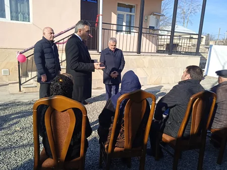 Şəhid ailələri və müharibə əlillərinə daha 100 mənzil və fərdi ev verilib