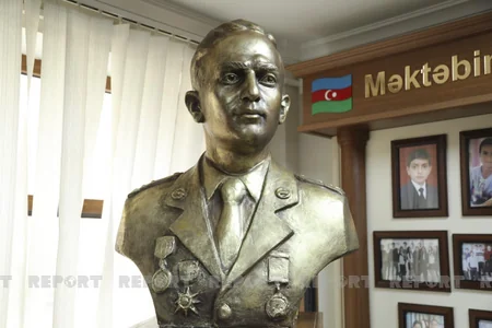 Yaralı halda döyüşü davam etdirmiş şəhidin büstünün açılışı olub