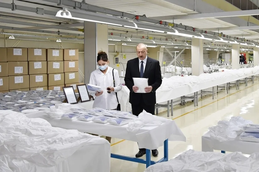 Ilham Aliyev, Mehriban Aliyeva inaugurate face mask factory