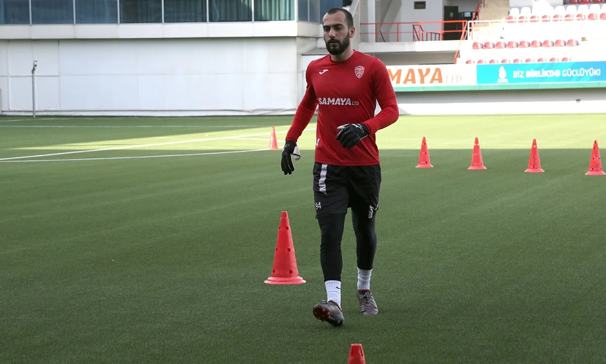 Keşlə ilə vidalaşan futbolçu Ukraynada oynamaq istəyir