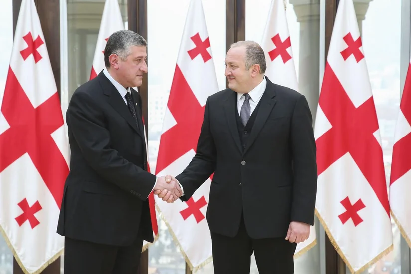Azərbaycanın Gürcüstana yeni təyin olunmuş səfiri etimadnaməsini Prezident Georgi Marqvelaşviliyə təqdim edib - FOTO