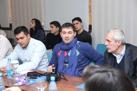 Gəncədə “Səfir olsaydım, Azərbaycanı necə təbliğ edərdim” layihəsi çərçivəsində dəyirmi masa keçirilib