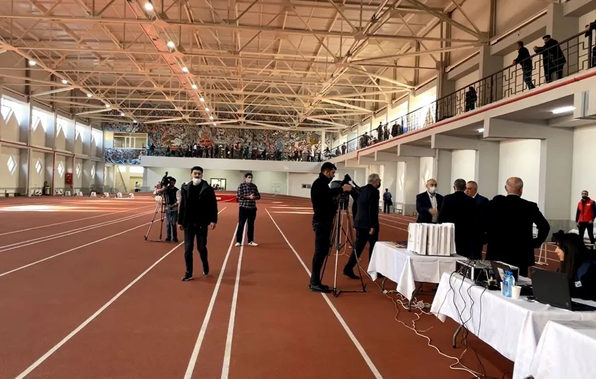 Atletika üzrə Azərbaycan çempionatı start götürüb