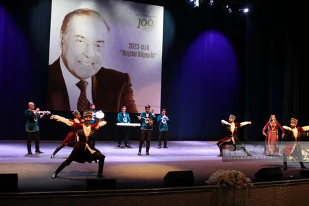 International forum participants watch performance based on Nizami Ganjavi's works