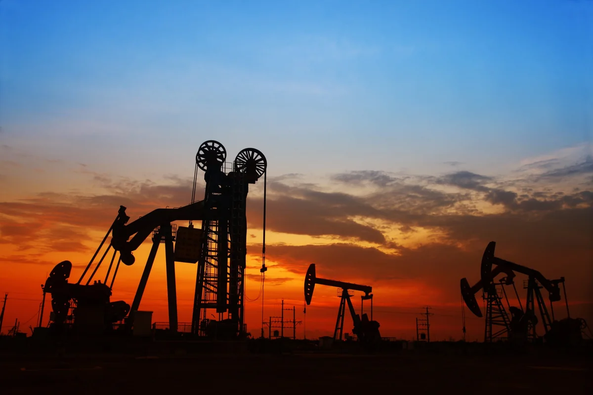 Azerbaijani oil price falls by 1%