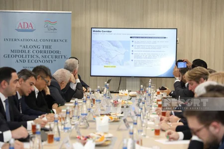 Azərbaycanın qlobal nəqliyyat şəbəkəsində tutduğu strateji mövqe təqdim edilib