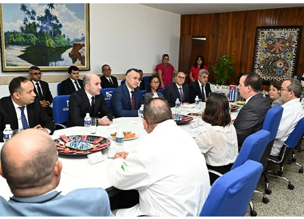 Azərbaycanın səhiyyə naziri Kubanın tibb və əczaçılıq müəssisələrində olub