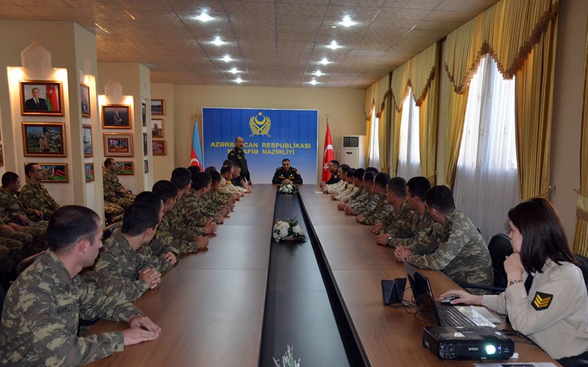 Bakının azad edilməsinin 105 illiyi ilə əlaqədar dəyirmi masa keçirilib