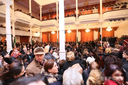В Баку проходит церемония прощания с народной артисткой Ильхамой Гулиевой