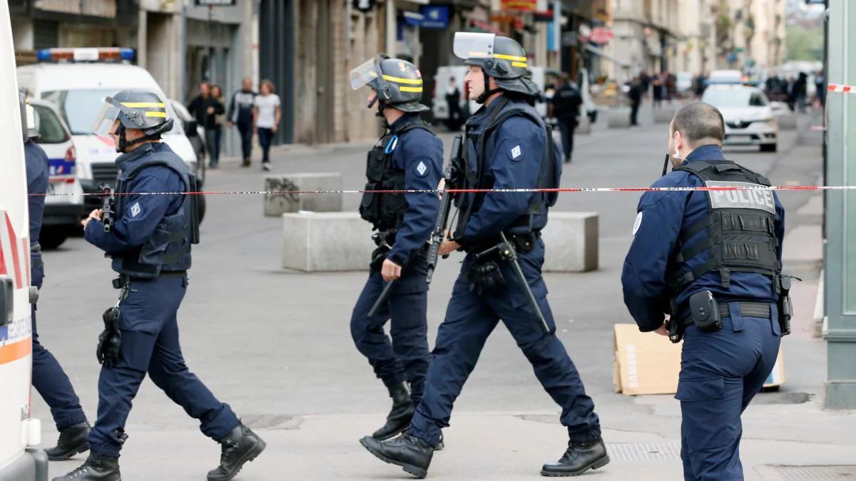 French government raises national alert score to maximum