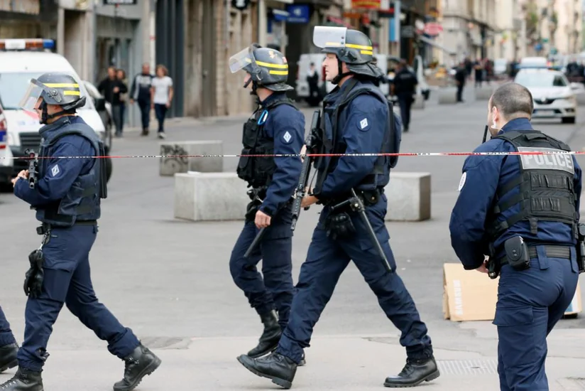 Во Франции уровень национальной безопасности повышен до максимального