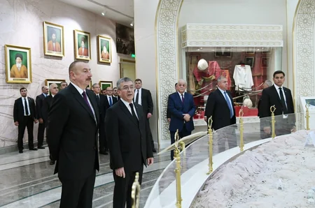President Ilham Aliyev visits memorial complex People's memory’ in Ashgabat