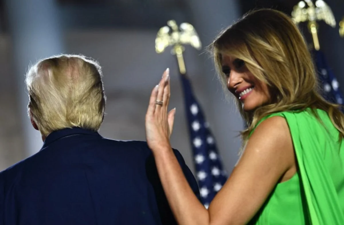 Меланию Трамп уличили в повторе нарушения Хиллари Клинтон