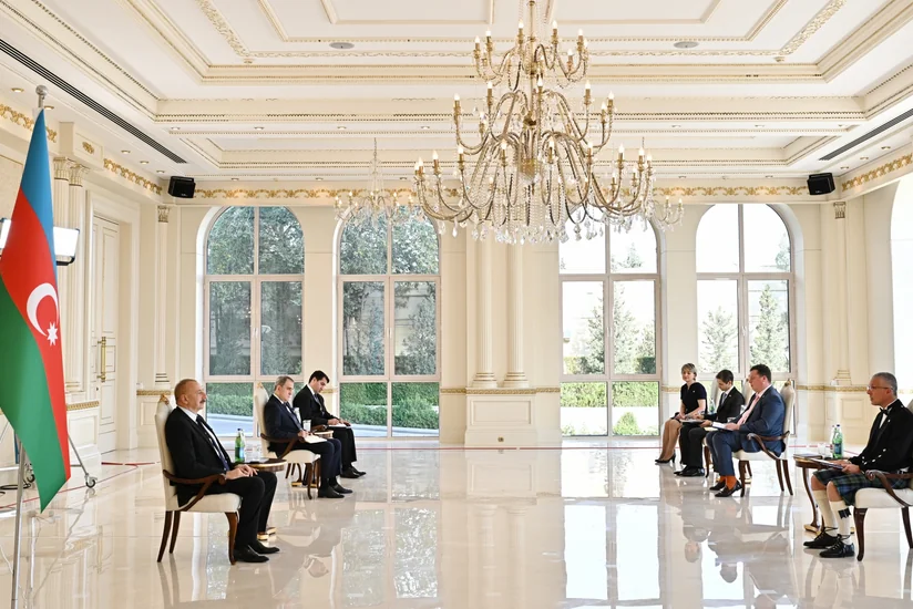 Ilham Aliyev thanks British ambassador for learning Azerbaijani language