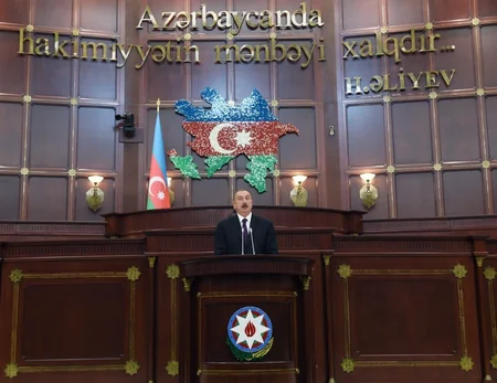 Prezident İlham Əliyev Azərbaycan parlamentinin 100 illiyi münasibətilə keçirilən təntənəli iclasda iştirak edib