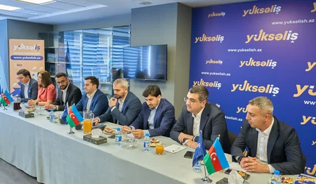 Hikmat Hajiyev meets winners of 2nd Yüksəliş competition