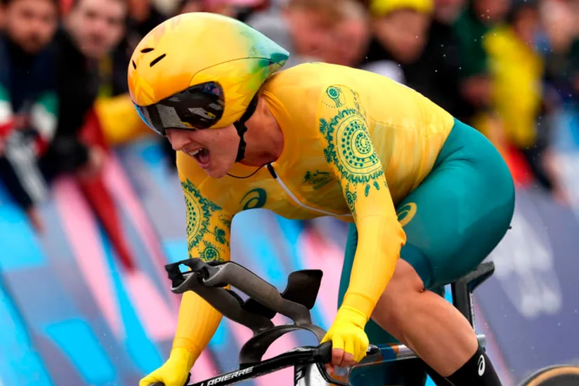 Dünya çempionatı zamanı yıxılan idmançı ağır xəsarət alıb