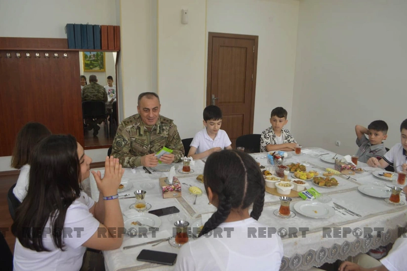 Генерал-лейтенант Хикмет Мирзоев встретился с детьми шехидов