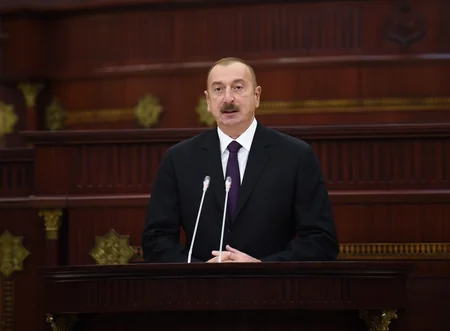 Prezident İlham Əliyev Azərbaycan parlamentinin 100 illiyi münasibətilə keçirilən təntənəli iclasda iştirak edib