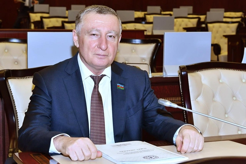 Azərbaycanlı deputat kredit təşkilatındakı payının bir hissəsini satıb