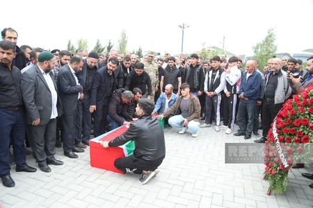 Avtoqəzada həlak olan hərbçi Binə Şəhidlər Xiyabanında torpağa tapşırılıb