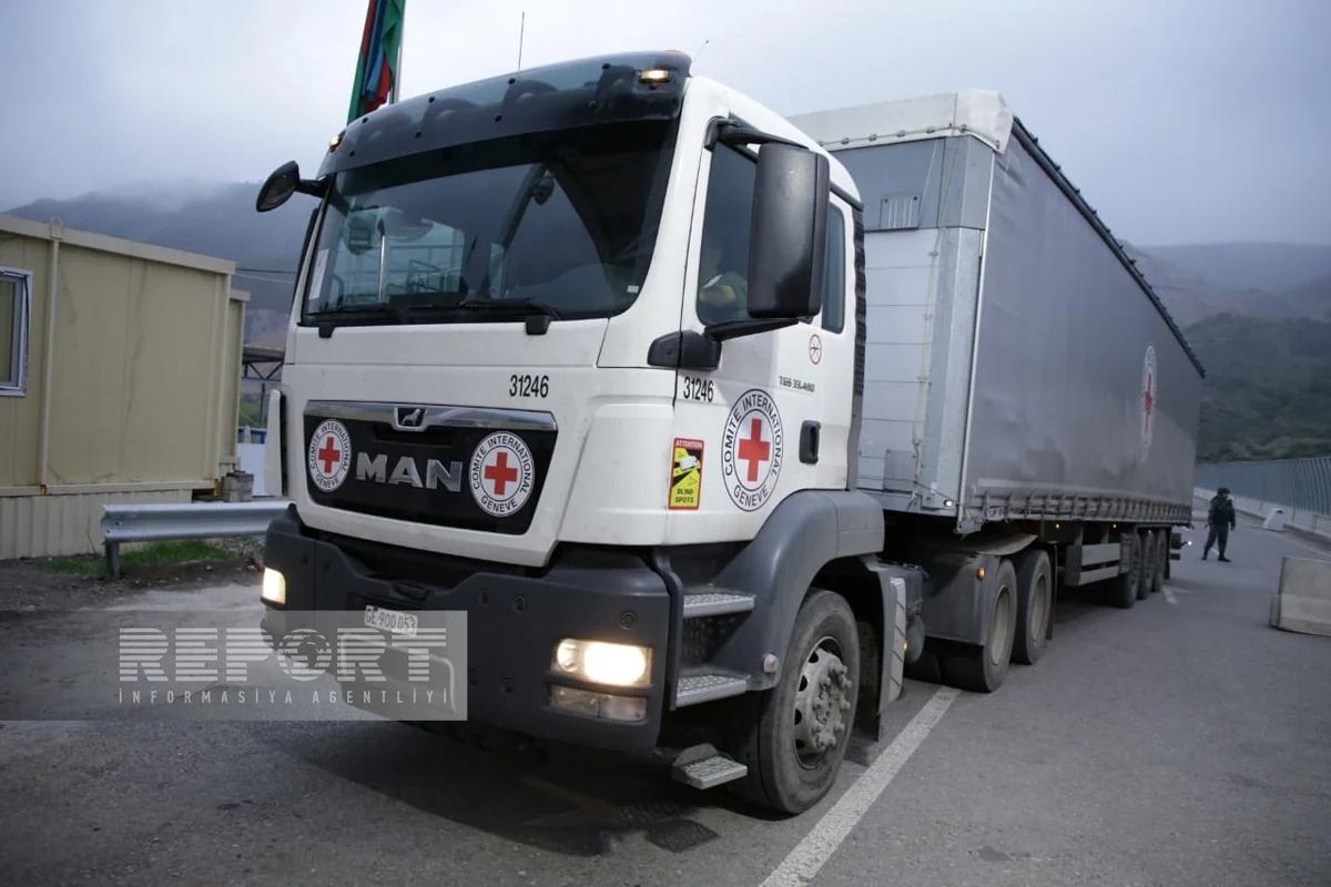 ICRC trucks pass through Lachin-Khankandi road 