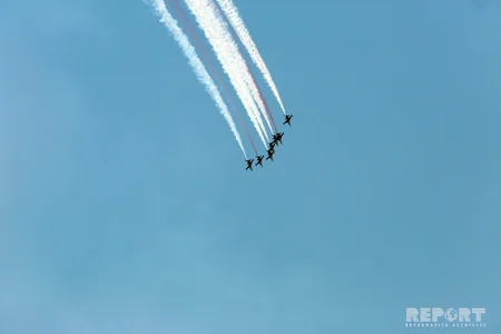 Bakı səmasında hərbi təyyarələr - FOTOREPORTAJ