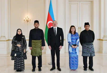 Azərbaycan Prezidenti Malayziyanın yeni səfirinin etimadnaməsini qəbul edib - YENİLƏNİB