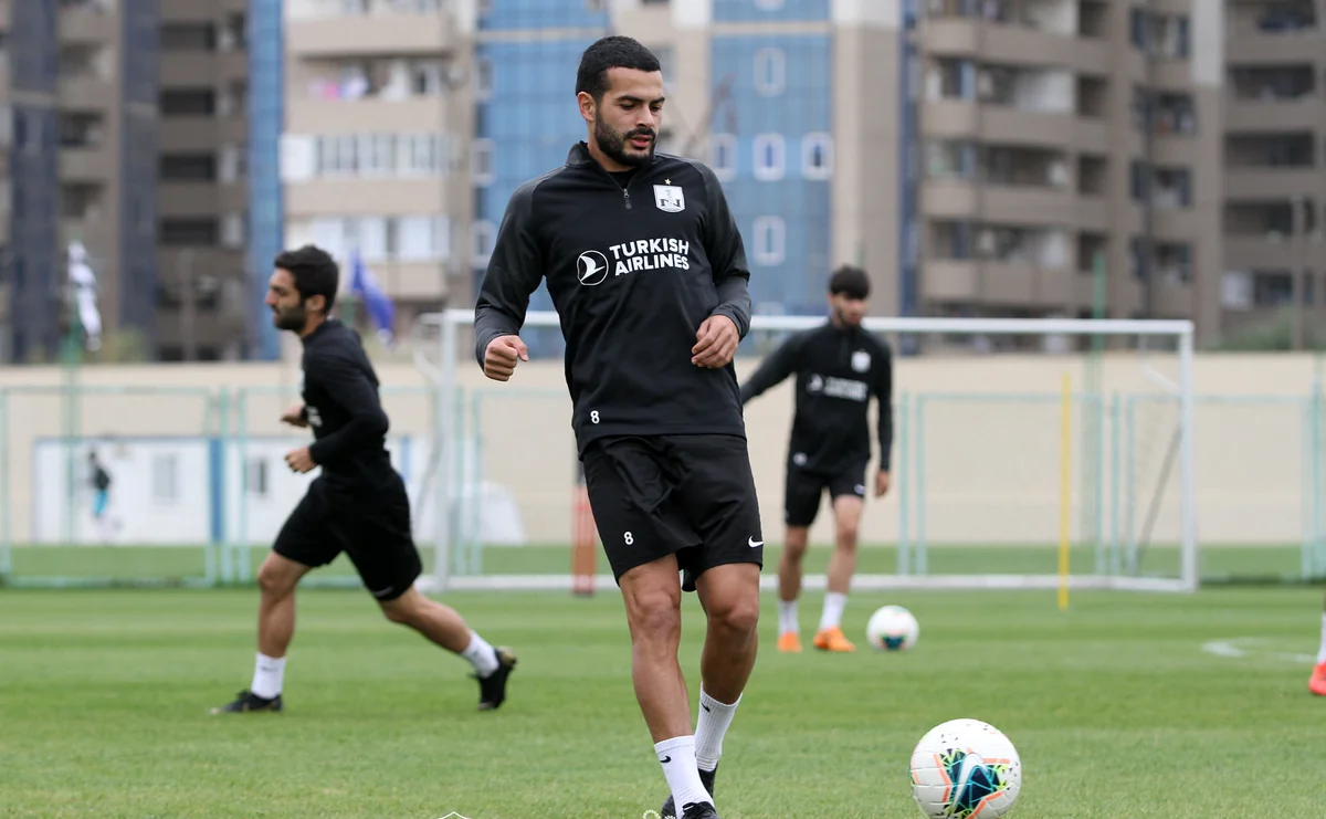 Neftçinin kapitanı koronavirusa yoluxdu