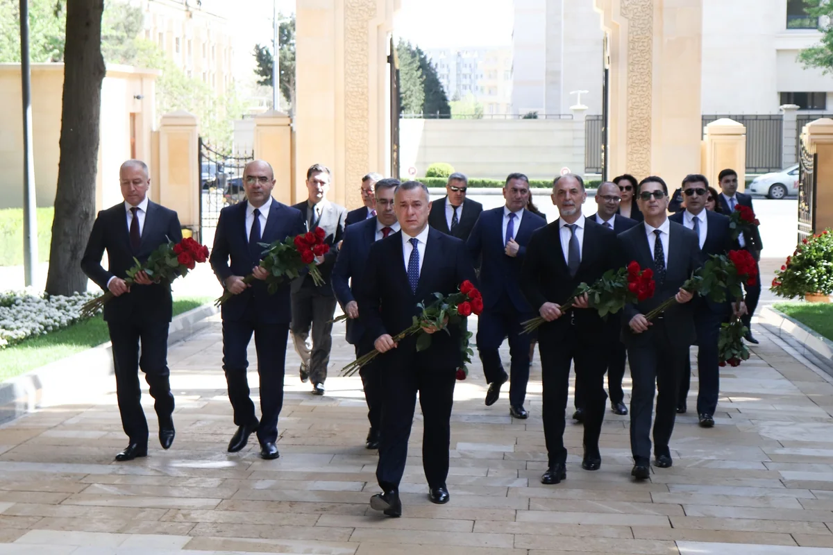 Səhiyyə Nazirliyinin rəhbərliyi akademik Zərifə Əliyevanın xatirəsini yad edib