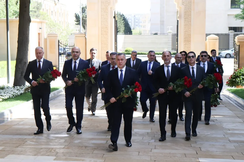 Səhiyyə Nazirliyinin rəhbərliyi akademik Zərifə Əliyevanın xatirəsini yad edib