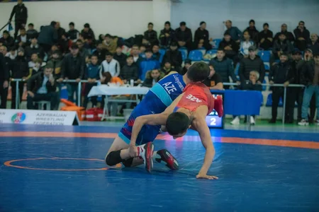 Güləş üzrə Azərbaycan çempionatının ilk günündə 200-ə yaxın idmançı mübarizə aparıb