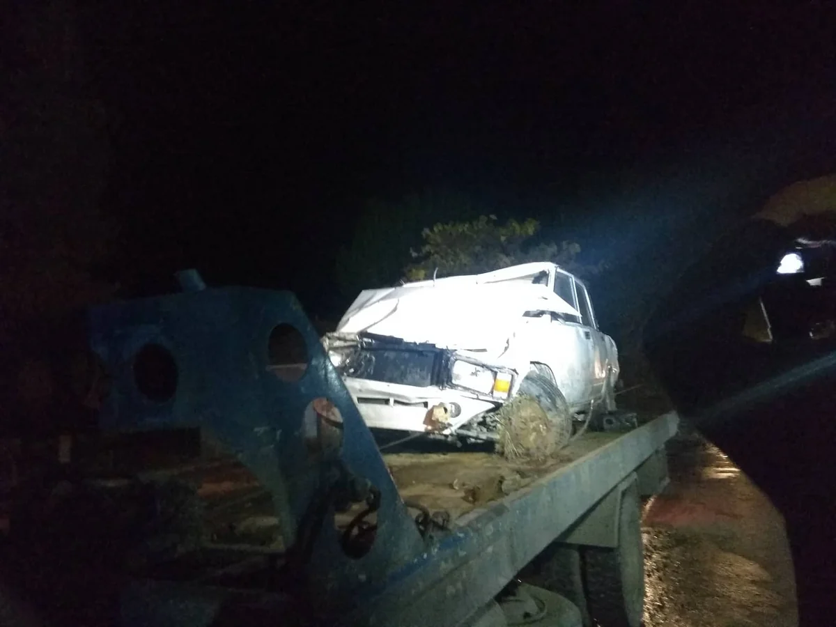 Bakıda avtomobil yolayrıcısına çırpıldı, ölən var