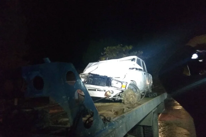 Bakıda avtomobil yolayrıcısına çırpıldı, ölən var