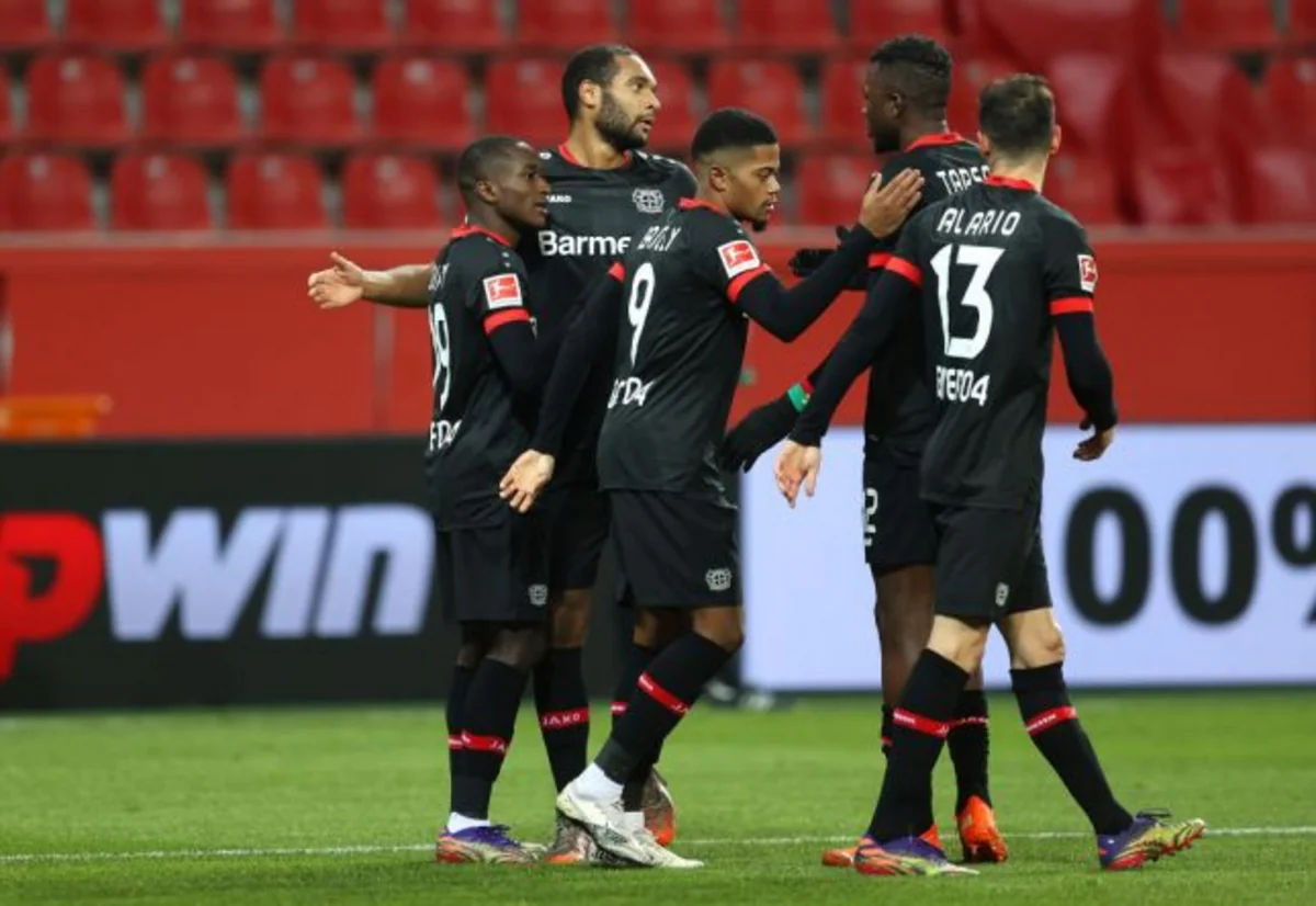 Bayer Borussiyaya qalib gələrək Bundesliqada 2-ci yerə yüksəldi