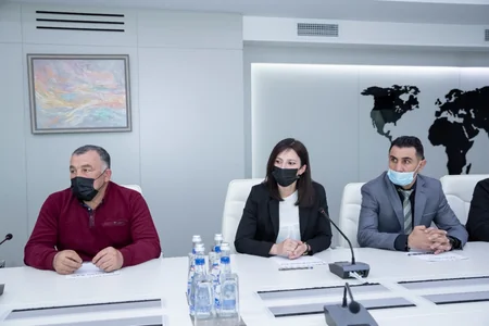 Sahil Babayev boks hakimləri ilə görüşüb