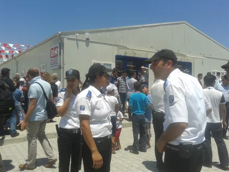 Türkiyə bizə qapılarını açmasaydı, indiyə sağ qalmazdıq - Kahramanmaraşdakı qaçqın düşərgəsindən - REPORTAJ